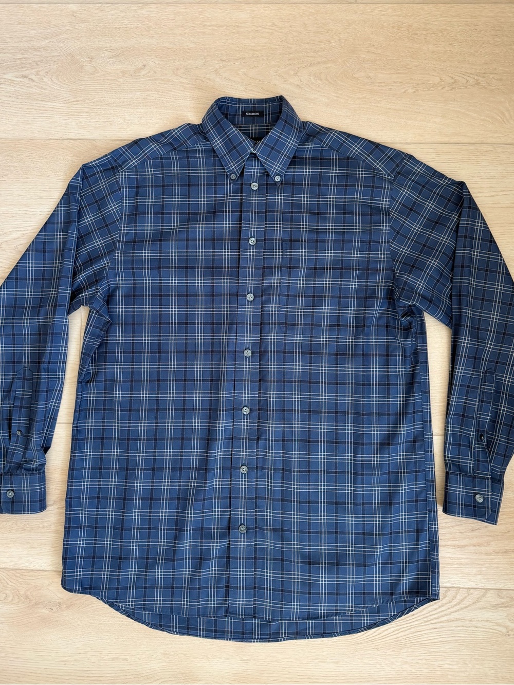 Hathaway Men's S Blue Plaid Button-Down Collared Non Iron Shirt Classic Preppy